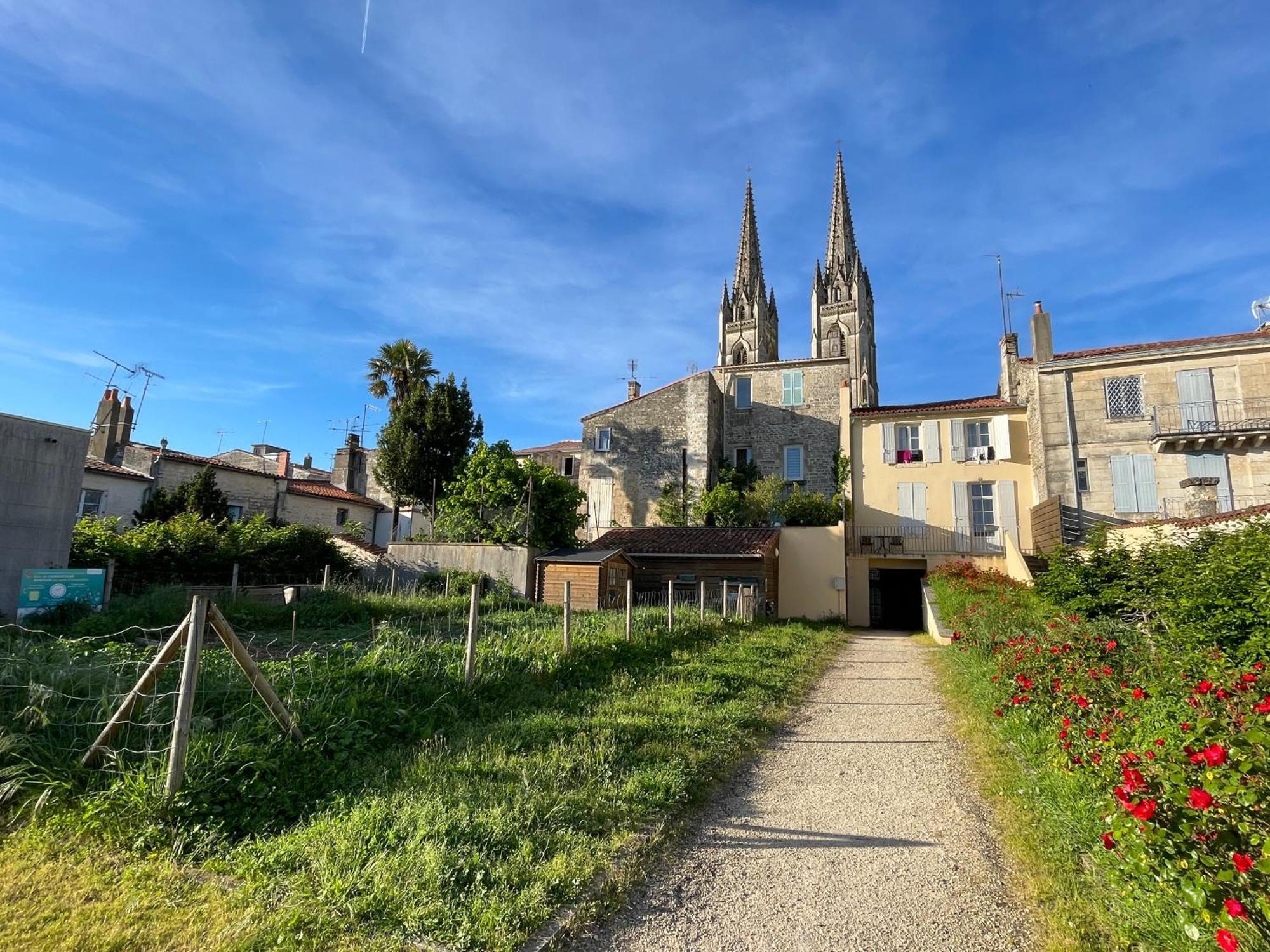 Chez Jean-Yves Et Zoe - La Boheme - Au Calme, Tres Propre, Proche Parkings Apartman Niort Kültér fotó