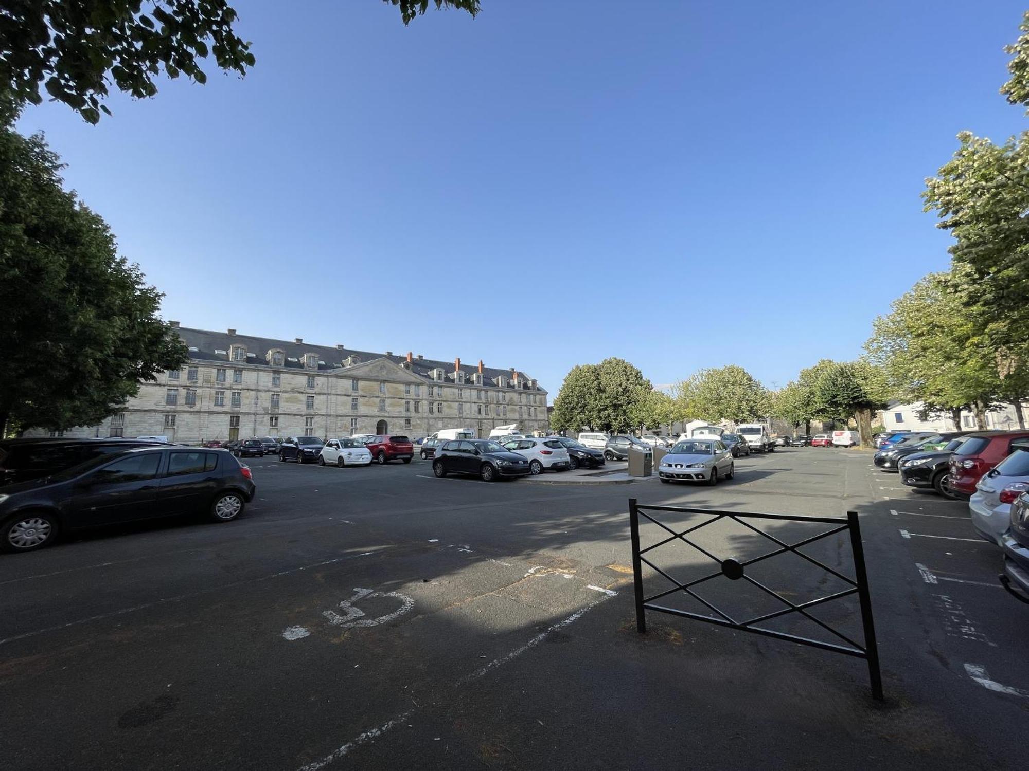 Chez Jean-Yves Et Zoe - La Boheme - Au Calme, Tres Propre, Proche Parkings Apartman Niort Kültér fotó